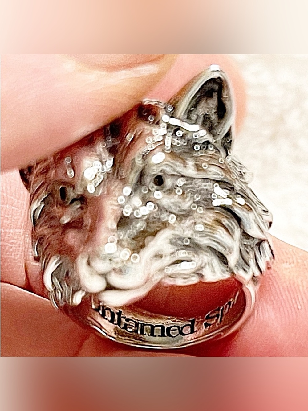 ๐ WOLF RING - "Untamed Spirit"
Ring NWT - Picture 5 of 8